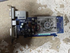 Відеокарти Видеокарты ^/--/^ Видеокарта ASUS GeForce 7300 GS EN /--/ 7300 /--/ GS/HTD/256 /--/ M/A 256 /--/ MB PCI-E № НР /--/ 260204114 ^_^^^ Відеокарта ASUS GeForce 7300 GS EN /--/ 7300 /--/ GS/HTD/256 /--/ M/A 256 /--/ MB PCI-E No НР /--/ 260204114 - фото фото фото