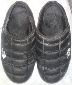 УГГІ (UGG) УГГИ (UGG) ^/--/^ женская обувь ЧЕРНЫЕ THE NORTH FACE ^_^^^ Жіноче взуття чорні The North Face - фото фото фото