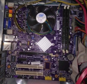 Комплекти для апгрейда Комплекты для апгрейда ^/--/^ Core 2 Duo E /--/ 4500 2.2 GHz + ECS   (Packard Bell) RC /--/ 415 /--/ ST-PM + 2 /--/ GB DDR /--/ 2 + кулер ^_^^^ Core 2 Duo E /--/ 4500 2.2 GHz + ECS (Packard Bell) RC /--/ 415 /--/ ST-PM + 2 /--/ GB DDR /--/ 2 + кулер - фото фото фото