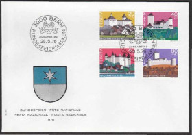 Європа Европа ^/--/^ Швейцария 1976 АРХИТЕКТУРА ШЕДЕВРЫ ЗАМКИ ТРАДИЦИИ ОБЫЧАИ ГЕРБ ГЕРАЛЬДИКА КУЛЬТУРА КПД Mi.1075-1078 ^_^^^ Швейцарія 1976 АРХІТЕКТУРА ШЕДЕВРИ ЗАМКИ ТРАДИЦІЇ Звичаю ГЕРБ ГЕРАЛЬДИКА КУЛЬТУРА КПД Mi.1075-1078 - фото фото фото