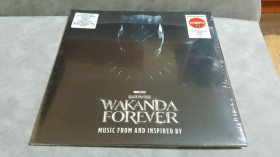 Платівки Пластинки ^/--/^ OST Black Panther: Wakanda Forever. запечатанный цветной двойной американский винил ^_^^^ OST Black Panther: Wakanda Forever. задрукований кольоровий подвійний американський вініл - фото фото фото