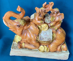 Статуетки, Скульптури, Фігурки, Фарфор Статуэтки, Скульптуры, Фигурки, Фарфор ^/--/^ Слон. Слоненя, не порцеляна і не метал, схоже на пластик ^_^^^ Слон. Слоня, не фарфорная и не металл, похоже на пластик - фото фото фото