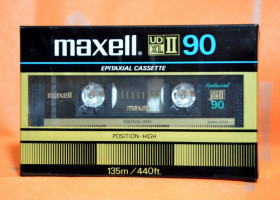 Касети Кассеты ^/--/^ Аудио кассета Maxell UD XLII 90 Япония 1982 TYPE II  запечатана ^_^^^ Аудіо касета Maxell UD XLII 90 Японія 1982 TYPE II запечатана - фото фото фото
