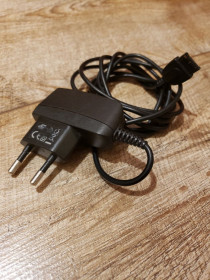 Зарядні пристрої Зарядные устройства ^/--/^ Зарядное устройство  BENQ-SIEMENS ^_^^^ Зарядний пристрій BENQ-SIEMENS - фото фото фото