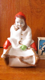 Статуетки, Скульптури, Фігурки, Фарфор Статуэтки, Скульптуры, Фигурки, Фарфор ^/--/^ Статуэтка &amp;quot;Девочка на санках&amp;quot; ^_^^^ Статуетка &amp;quot;Дівчинка на санках &amp;quot; - фото фото фото