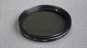 Світлофільтри Светофильтры ^/--/^ #2 HOYA Polarizer PL 55 /--/ мм. поляризационный светофильтр 100% оригинал Japan Вживане ^_^^^ #2 HOYA Polarizer PL 55 мм поляризаційний світлофільтр 100% оригінал Japan - фото фото фото