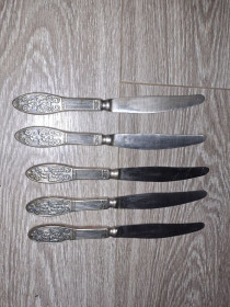 Статуетки, Скульптури, Фігурки, Фарфор Статуэтки, Скульптуры, Фигурки, Фарфор ^/--/^ Ножи 21 /--/ см МНЦ мельхиор 5 /--/ шт ^_^^^ Ножі 21 /--/ см МНЦ мельхіор 5 /--/ шт - фото фото фото