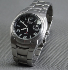 Аксесуари Аксессуары ^/--/^ Годинник DIVER CITIZEN Eco-Drive 200 /--/ м. дата литая нержавейка черный циферблат model:F /--/ 110-s /--/ 009080 Вживане ^_^^^ DIVER CITIZEN Eco-Drive 200 /--/ м. дата лита нержавійка чорний циферблат model:F /--/ 110-s /--/ 009080 - фото фото фото