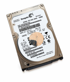 Жорсткі диски Жесткие диски ^/--/^ HDD диск 2.5 SATA 750 /--/ GB Seagate ST /--/ 9750420 /--/ AS 7200 16 /--/ MB s_n z hmt /--/ 6 9,5 /--/ мм - фото фото фото