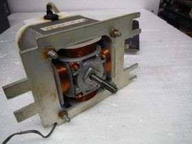 Осцилографи Осциллографы ^/--/^ Електродвигун КД-10-2/40 ПМ /--/ 1 2510 об/хв ^_^^^ Электродвигатель КД-10-2/40 ПМ /--/ 1 2510 об/мин - фото фото фото