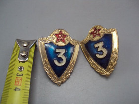 Відзнаки Знаки отличий ^/--/^ знак классность 3 вс ссср винт гайка лот 2 шт №15218 ^_^^^ знак класність 3 ссср гвинт гайка лот 2 шт No 15218 - фото фото фото