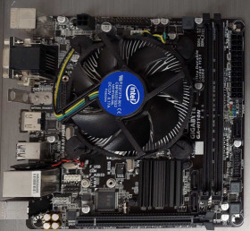 Комплекти для апгрейда Комплекты для апгрейда ^/--/^ Комплект s /--/ 1151 GIGABYTE GA-H /--/ 110 /--/ N +  i /--/ 3-7100 +  HDD 500 /--/ Гб кулер код.кп /--/ 92 ^_^^^ Комплект s /--/ 1151 GIGABYTE GA-H /--/ 110 /--/ N + i /--/ 3-7100 + кулер код.кп /--/ 92 - фото фото фото
