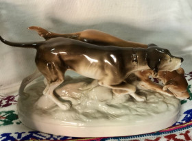Статуетки, Скульптури, Фігурки, Фарфор Статуэтки, Скульптуры, Фигурки, Фарфор ^/--/^ Royal Dux. &amp;quot; Собаки на охоті&amp;quot;. Чехословаччина ^_^^^ Royal Dux. &amp;quot; Собаки на охоте. Чехословакия - фото фото фото