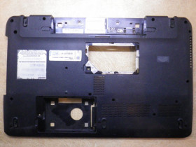 Корпуса Корпуса ^/--/^ Б/У Корпус низ  (піддон) без сервісних кришок на TOSHIBA Satellite C /--/ 675-S /--/ 7106 ^_^^^ В Корпус низ (поддон) без сервисных крышек на TOSHIBA Satellite C /--/ 675-S /--/ 7106 - фото фото фото