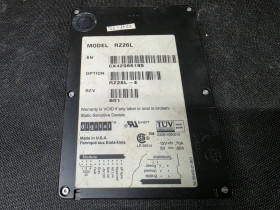 Жорсткі диски Жесткие диски ^/--/^ RZ /--/ 26 /--/ L DEC SCSI 1 /--/ Gb вінтажний жорсткий диск раритет  (1211-13) ^_^^^ RZ /--/ 26 /--/ L DEC SCSI 1 /--/ Gb винтажный жесткий диск раритет (1211-13) - фото фото фото