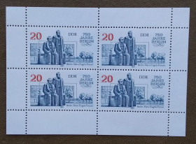 Архітектура Архитектура ^/--/^ ГДР 1987 г - 750-летие Берлина. Форум Маркса и Энгельса, негаш ^_^^^ НДР 1987 р - 750-річчя Берліна. Форум Маркса і Енгельса, негаш - фото фото фото