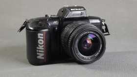 Вінтажні фотоапарати Винтажные фотоаппараты ^/--/^ Пленочный фотоаппарат Nikon AF N /--/ 5005 + зум объектив Sigma UC Zoon AF 28-70/3.5-4.5 MC Ф /--/ 52 /--/ mm Вживане ^_^^^ плівковий фотоапарат Nikon AF N /--/ 5005 + зум об'єктив Sigma UC Zoon AF 28-70/3.5-4.5 MC Ф /--/ 52 /--/ mm - фото фото фото