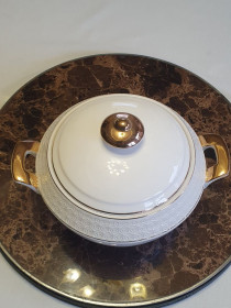 Інший посуд Другая посуда ^/--/^ Супниця порцелянова з набору Снігова королева. 2,5 л ^_^^^ Супница фарфоровая из набора Снежная королева. 2,5 л - фото фото фото