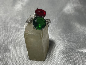Кільця, Сережки Кольца, Серьги ^/--/^ Ексклюзивний перстень «Бджола» • срібло 925 • зелений та червоний циркон ^_^^^ Эксклюзивный перстень «Пчела» • серебро 925 • зеленый и красный циркон - фото фото фото