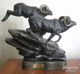 Статуетки, Скульптури, Фігурки, Фарфор Статуэтки, Скульптуры, Фигурки, Фарфор ^/--/^ Бронзовая скульптура Горные козлы Soher ^_^^^ Бронзова скульптура Гірські козли Soher - фото фото фото