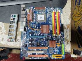 Материнські плати Материнские платы ^/--/^ Мат. плата Gigabyte GA-EP /--/ 45-DS /--/ 3 /--/ P LGA /--/ 775 P /--/ 45  SATA ATX 4 /--/ DDR /--/ 2 № 260602101 ^_^^^ Мат. плата Gigabyte GA-EP /--/ 45-DS /--/ 3 /--/ P LGA /--/ 775 P /--/ 45 SATA ATX 4 /--/ DDR /--/ 2 No 260602101 - фото фото фото