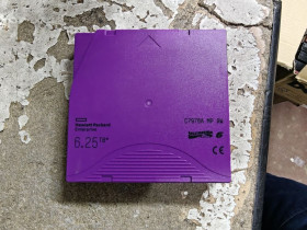 Інше Другое ^/--/^ Ленточный картридж HP LTO-6 Ultrium 6.25 /--/ TB Read / Write Data Cartridge C /--/ 7976 /--/ A № 263004100 ^_^^^ LTO-6 Ultrium 6.25 /--/ TB Read / Write Data Cartridge C /--/ 7976 /--/ A No 263004100 - фото фото фото