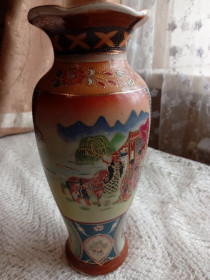 Статуетки, Скульптури, Фігурки, Фарфор Статуэтки, Скульптуры, Фигурки, Фарфор ^/--/^ Ваза Китай. 20.5 см. Фарфор - фото фото фото