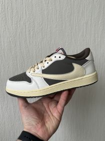 Кросівки Кроссовки ^/--/^ Travis Scott x Air Jordan 1 Low OG Reverse Mocha 36 45 ^_^^^ Travis Scott x Air Jordan 1 Low OG Reverse Mocha 36 - фото фото фото