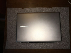 Корпуса Корпуса ^/--/^ крышка матрицы   Samsung NP /--/ 530 состояние не очень ^_^^^ Дах матриці Samsung NP /--/ 530 стан не дуже - фото фото фото