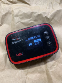 Маршрутизатори Маршрутизаторы ^/--/^ Мобильный роутер Pantech MHS /--/ 291 /--/ LVW 3 /--/ G CDMA для мобильных операторов: Интертелеком, Vodafone, Киевстар, Life ^_^^^ Мобільний роутер Pantech MHS /--/ 291 /--/ LVW 3 /--/ G CDMA для мобільних операторів: Інтертелеком, Vodafone, Київстар, Life - фото фото фото