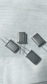 Світлодіоди Светодиоды ^/--/^ 10.000 /--/ MHz HC-18 30 /--/ ppm 16 /--/ pF Резонатор кварцевый ^_^^^ 10.000 /--/ MHz HC-18 30 /--/ ppm 16 /--/ pF Резонатор кварцовий - фото фото фото