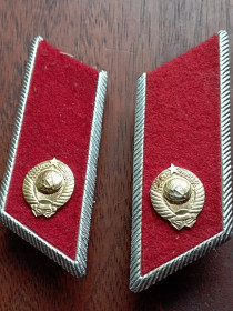 Відзнаки Знаки отличий ^/--/^ СССР петлицы МВД 60-х годов серебристый кант, крепление на усах ^_^^^ СРСР петлиці МВС 60-х років сріблястий кант, кріплення на вусах - фото фото фото