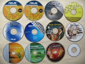 Диски з Іграми та ПЗ Диски с Играми и ПО ^/--/^ 31 оригінальних CD з драйверами та софтом з 90 /--/ х до 2012, деякі рідкісні ^_^^^ 40 оригинальных CD с драйверами и софтом с 90 /--/ х до 2012, некоторые редкие - фото фото фото