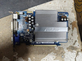Відеокарти Видеокарты ^/--/^ Видеокарта ASUS GeForce 7300 GT EN /--/ 7300 /--/ GT/SILENT/HTD/256 /--/ M/A 256 /--/ MB PCI-E № 260204112 ^_^^^ Відеокарта ASUS GeForce 7300 GT EN /--/ 7300 /--/ GT/SILENT/HTD/256 /--/ M/A 256 /--/ MB PCI-E No 260204112 - фото фото фото