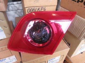Задня оптика Задняя оптика ^/--/^ Фонарь задний правый внутренний Mazda 3 5 /--/ D 03-05 ^_^^^ Фонар задній правий внутрішній Mazda 3 5 /--/ D 03-05 - фото фото фото