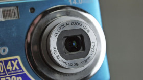 Sony Sony ^/--/^ Цифровой фотоаппарат 14.0 /--/ Mpix Sanyo E /--/ 1500 /--/ TP +  5–20 мм EQ 28-112 /--/ mm Zoom lens x /--/ 4 Блакитний Вживане ^_^^^ Цифровой фотоаппарат 14.0 /--/ Mpix Sanyo E /--/ 1500 /--/ TP + 5-20 мм EQ 28-112 /--/ mm Zoom lens x /--/ 4 Голубой употребляемое - фото фото фото