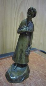 Статуетки, Скульптури, Фігурки, Фарфор Статуэтки, Скульптуры, Фигурки, Фарфор ^/--/^ БРОНЗА. ДЕВОЧКА. ПОДПИСНАЯ ^_^^^ Бронза. Дівчинка. Підписання - фото фото фото