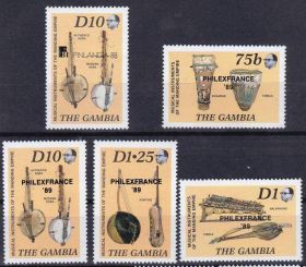 Мистецтво Искусство ^/--/^ NM Гамбия 1988 и 1989 г  MNH - надпечатка - муз. инструменты - фил. выставка ^_^^^ NM Гамбія 1988 і 1989 р MNH - наддрук - муз. інструменти - філ. виставка - фото фото фото