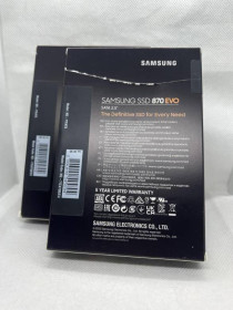 Жорсткі диски Жесткие диски ^/--/^ SSD-накопитель Samsung 870 EVO 4 /--/ TB (MZ-77 /--/ E /--/ 4 /--/ T /--/ 0) НОВЫЙ! ^_^^^ Samsung 870 EVO 4 TB (MZ-77 /--/ E /--/ 4 /--/ T /--/ 0 /--/ B/EU) SSD-накопичувач НОВИЙ!!! - фото фото фото