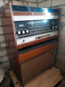Музикальні центри Музыкальные центры ^/--/^ Радиола РОМАНТИКА-105 ^_^^^ Радіола романтика-105 - фото фото фото