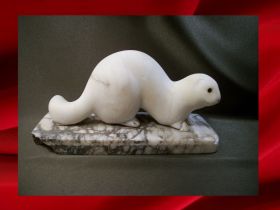 Статуетки, Скульптури, Фігурки, Фарфор Статуэтки, Скульптуры, Фигурки, Фарфор ^/--/^ 1321 Мраморная куница, ласка или соболь на подставке, СССР 1950 е годы. ^_^^^ 1321 Мармурова куниця, ласка або соболь на підставці, СРСР 1950-і роки. - фото фото фото