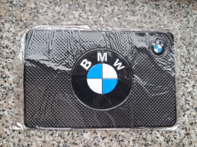 Килимки Коврики ^/--/^ Антиковзкий килимок на торпеду з логотипом BMW ^_^^^ Антиковзкий коврик на торпеду с логотипом BMW - фото фото фото