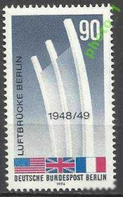 НДР, ФРН ГДР, ФРГ ^/--/^ Берлин 1974 мост флаги 1 /--/ м. ^_^^^ Берлін 1974 міст прапори 1 /--/ м. - фото фото фото