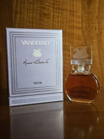Вінтажна косметика і парфюмерия Винтажная косметика и парфюмерия ^/--/^ Vanderbilt Gloria Vanderbilt 15 /--/ ml Parfum - фото фото фото