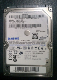 Жорсткі диски Жесткие диски ^/--/^ Ноутбучный жесткий диск SATA 2.5 Samsung Spinpoint Spinpoint M /--/ 7 /--/ E HM /--/ 321 /--/ HI на 320 /--/ Гб ^_^^^ Ноутбучний жорсткий диск SATA 2.5 Samsung Spinpoint Spinpoint M /--/ 7 /--/ E HM /--/ 321 /--/ HI на 320 /--/ Гб - фото фото фото