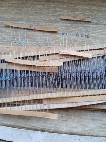 Резистори Резисторы ^/--/^ 0,125 Вт На выбор            (импорт, mini size) ^_^^^ 0,125 Вт На вибір (імпорт, mini size) - фото фото фото
