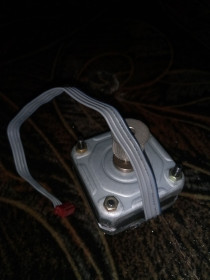 Принтери Принтеры ^/--/^ Шаговый двигатель EM-400 от струйного принтера Epson. ^_^^^ Кроковий двигун EM-400 від струменевого принтера Epson. - фото фото фото