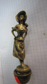 Статуетки, Скульптури, Фігурки, Фарфор Статуэтки, Скульптуры, Фигурки, Фарфор ^/--/^ ВКЛЮЧАТЕЛЬ ДЛЯ ТОРШЕРА ИЛИ ДВЕРНЫХ ДЗВОНКОВ. ВЕНСКАЯ БРОНЗА. ДАМА ^_^^^ ВКЛЮЧНИК ДЛЯ ТОРШЕРА АБО ДВІРНИХ ДЗВОНКІВ. Віденська бронса. Дама - фото фото фото