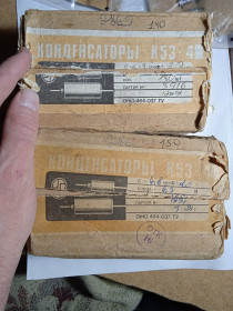 Конденсатори Конденсаторы ^/--/^ Конденсатор К /--/ 53-4 6,8 мкФ 6,3 /--/ В 20% новые ^_^^^ Конденсатор К /--/ 53-4 6,8 мкФ 6,3 /--/ В 20% нові - фото фото фото