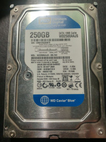 Жорсткі диски Жесткие диски ^/--/^ Жесткий диск Western Digital WD /--/ 2500 /--/ AAJS на 250 /--/ Гб в хорошем состоянии ^_^^^ Жорсткий диск Western Digital WD /--/ 2500 /--/ AAJS на 250 /--/ Гб у хорошому стані - фото фото фото